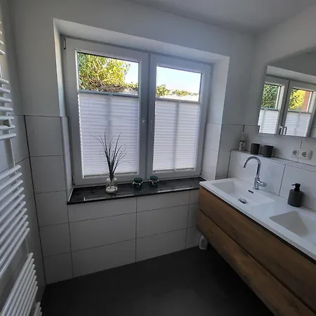 Dinas Huus Vakantiehuis *